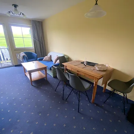 Mit Gartenblick K1 205 アパート